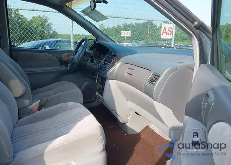 2000 Toyota Sienna Le z USA, uszkodzony, nr VIN 4T3ZF13C4YU209962